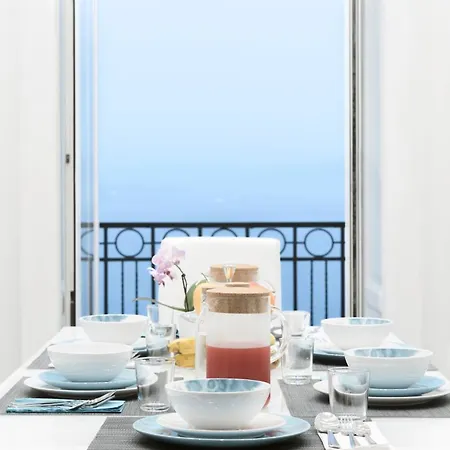 Lux Naples