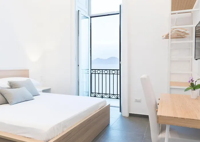 فندق مبيت وإفطار Lux نابولي