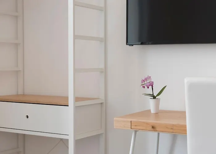 فندق مبيت وإفطار Lux 4*