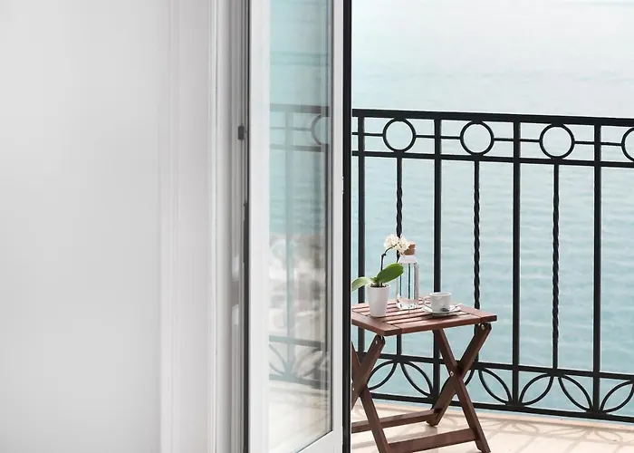 Lux فندق مبيت وإفطار 4*