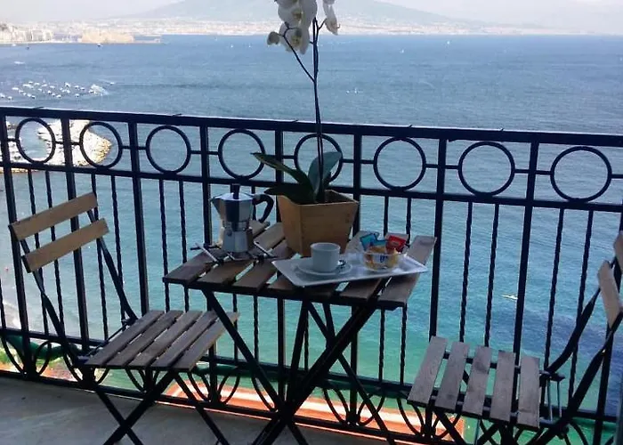 فندق مبيت وإفطار Lux نابولي