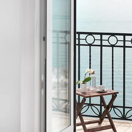 Lux فندق مبيت وإفطار 4*