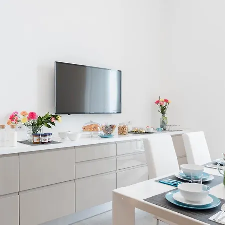 Lux Bed & Breakfast 4*